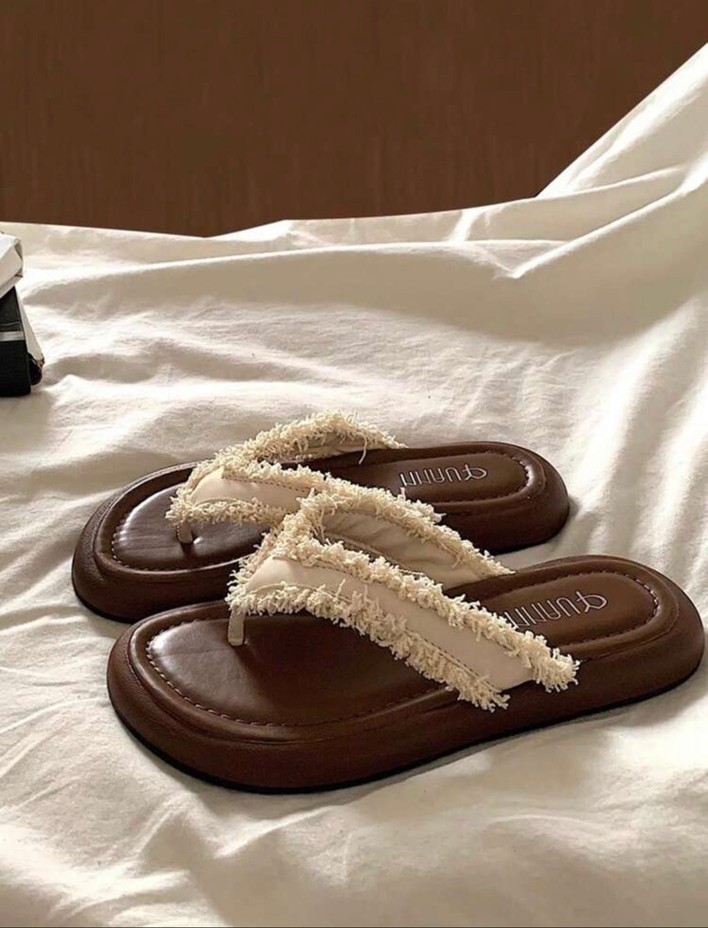 Isla Slides