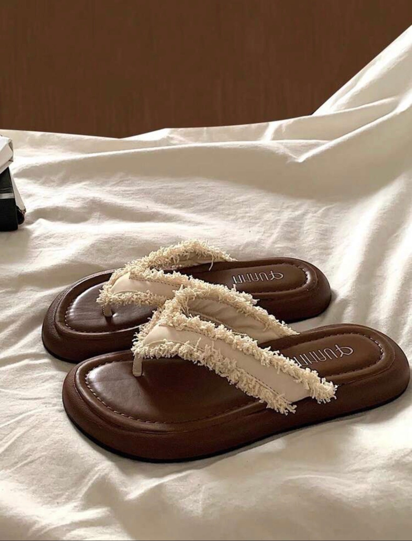 Isla Slides