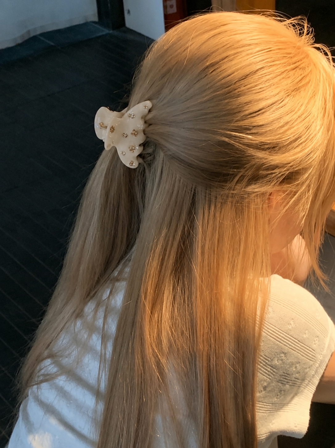 Pearl Fleur Claw and